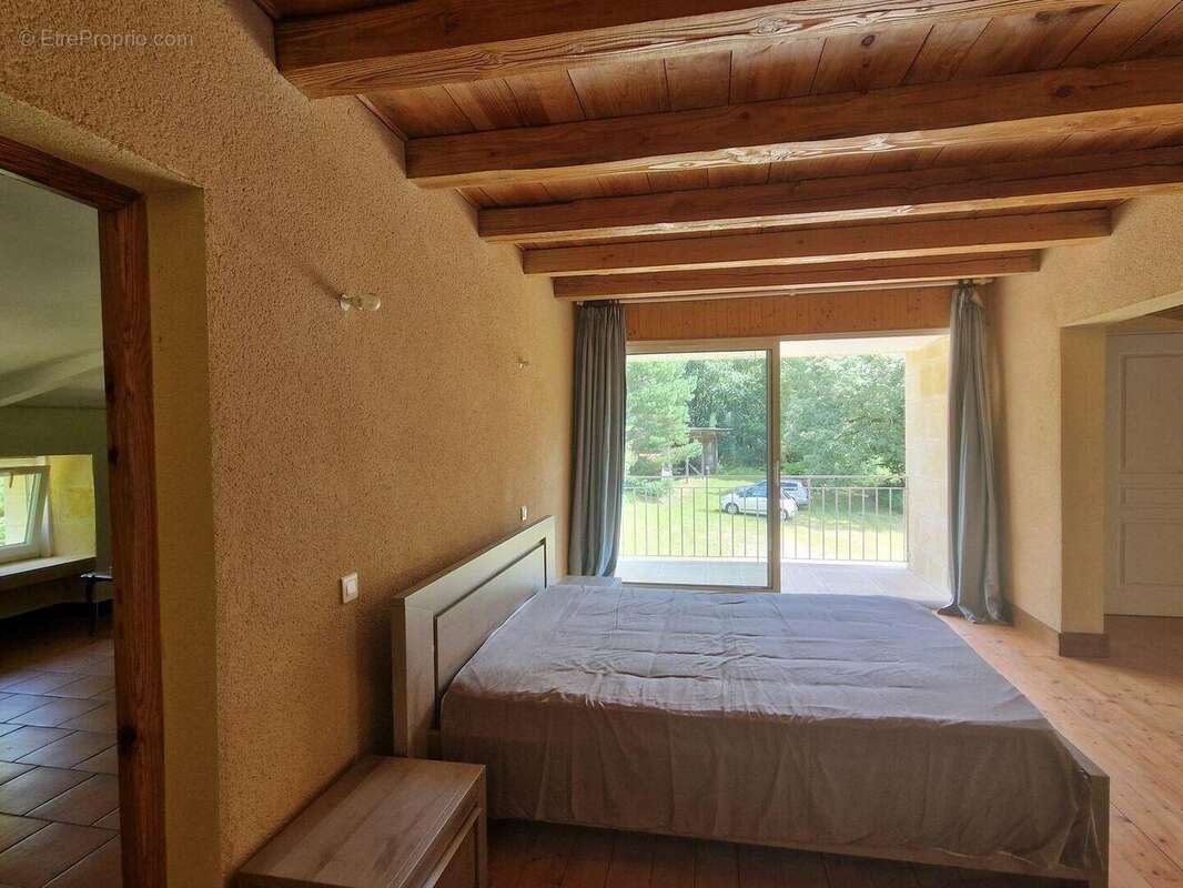 20240719115146 - Maison à LACROPTE