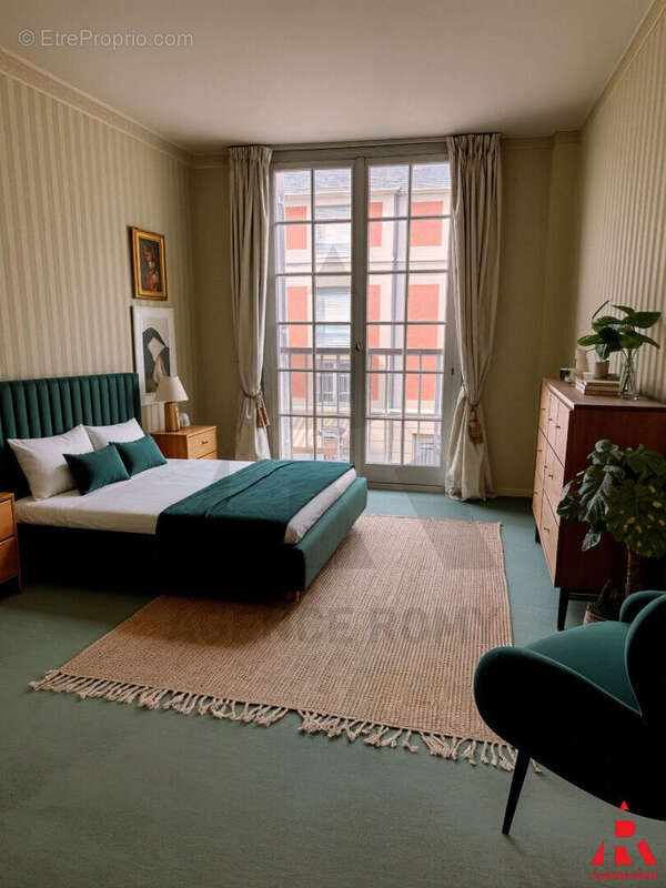 Appartement à VERSAILLES