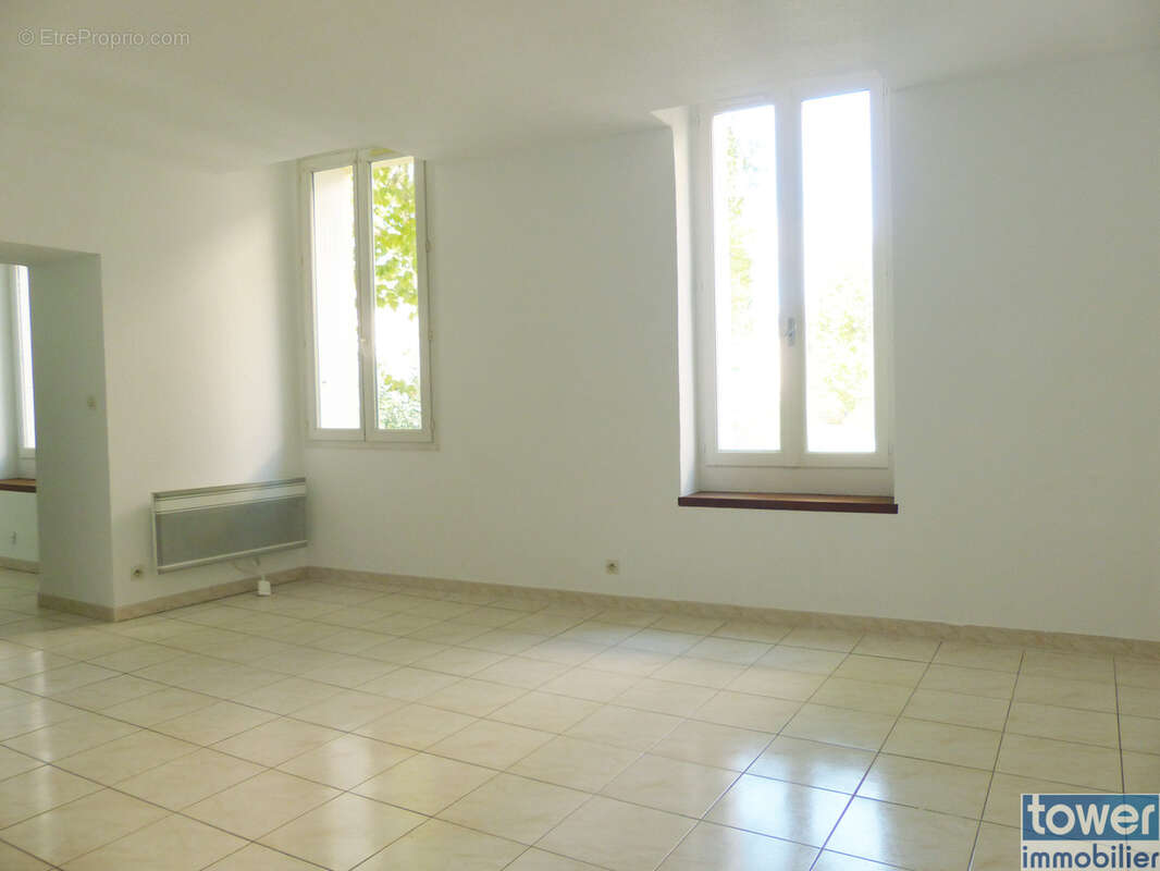 Appartement à LAMALOU-LES-BAINS