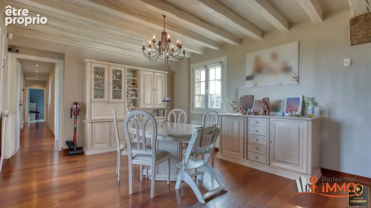 Maison 185 m² à Roche-La-Moliere  - photo 6