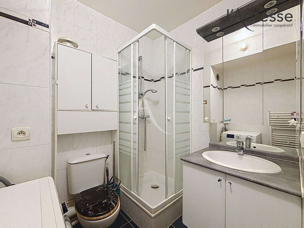 Suresnes limite Puteaux - Studio 23 m² - photo 5