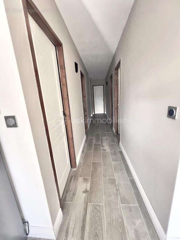 Maison à CHAMOUX-SUR-GELON