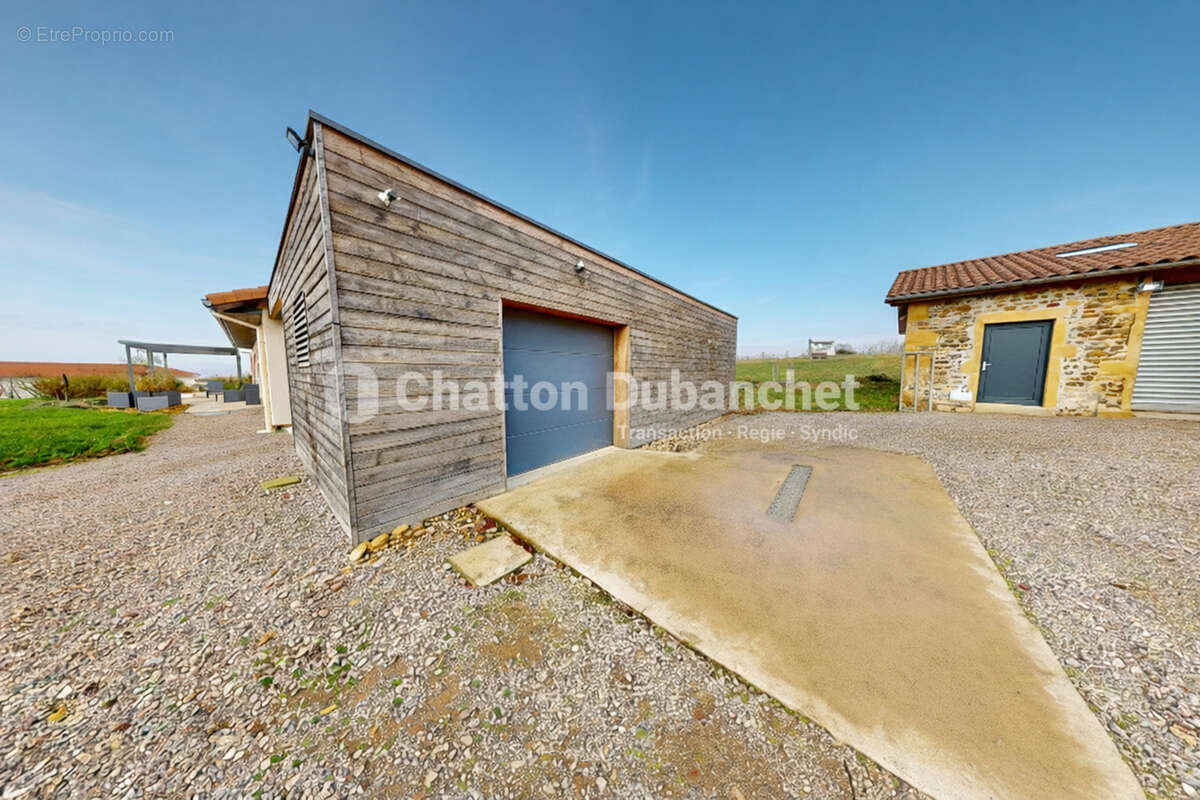 IGUERANDE - Maison  6 pièce(s) 156 m² - photo 4