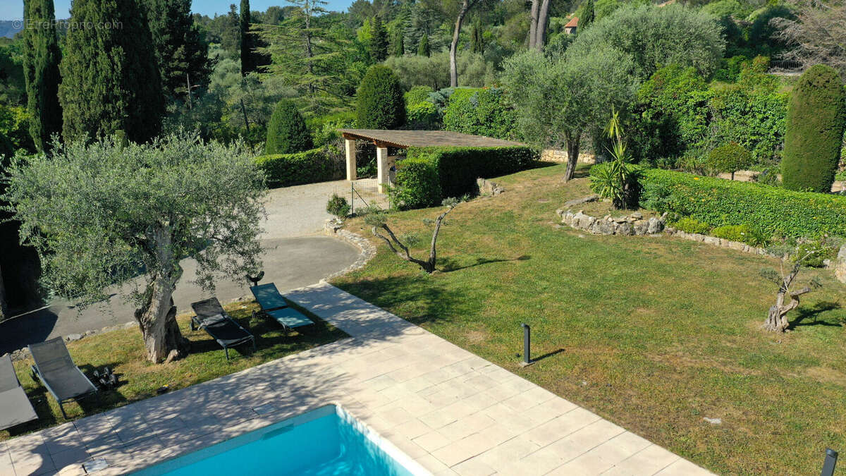 Mas Grasse saint Jacques 170 m² avec jolie jardin et piscine - photo 8