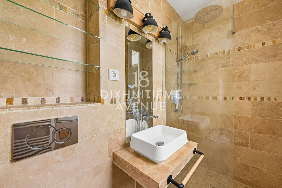 Appartement à PARIS-18E