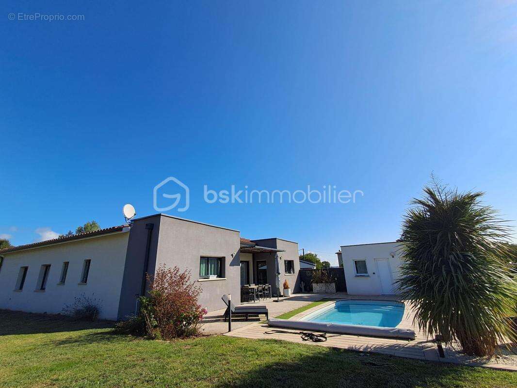 Maison à POINTIS-DE-RIVIERE