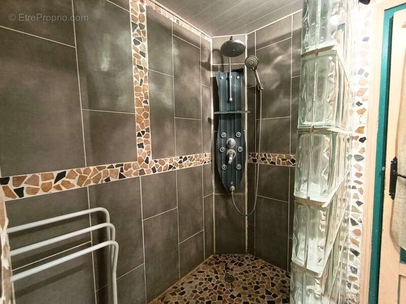  Spacieuse maison bourgeoise de 280 m² – Habitez et générez un revenu locatif avec 50 m² en plus ! - photo 14