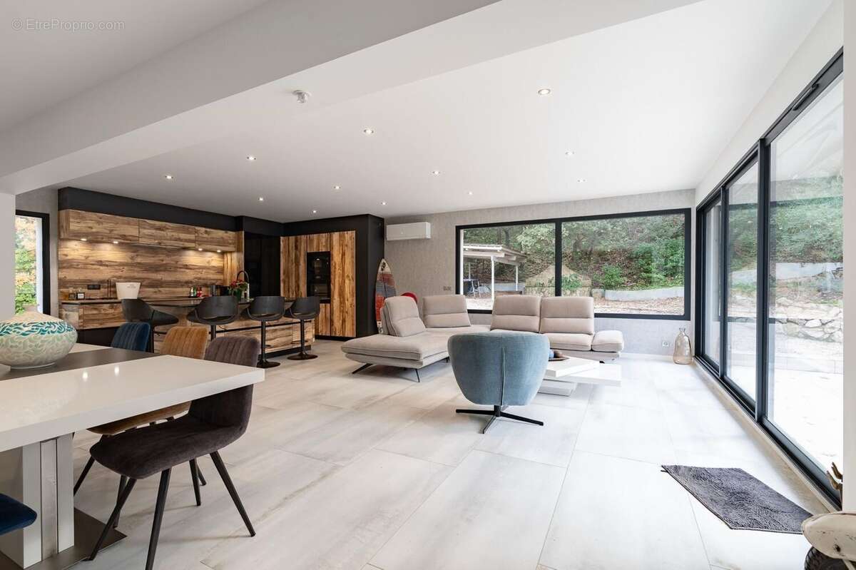 Maison à BOUC-BEL-AIR