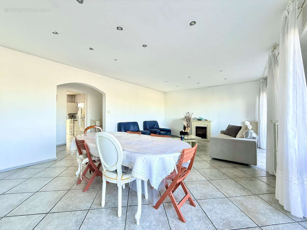 Appartement à MARSEILLE-10E