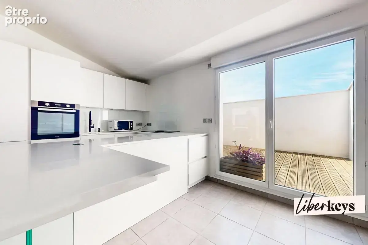 Superbe Duplex T5 avec Loggia Terrasse Parking - 104 m² - Saint-Orens-de-Gameville - photo 4