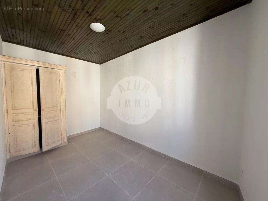 Appartement à ROQUEVAIRE