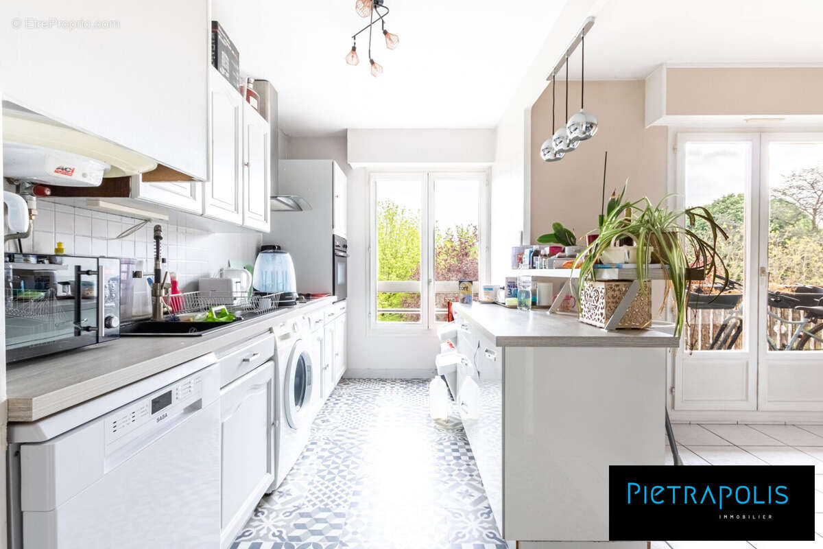 Appartement à DECINES-CHARPIEU