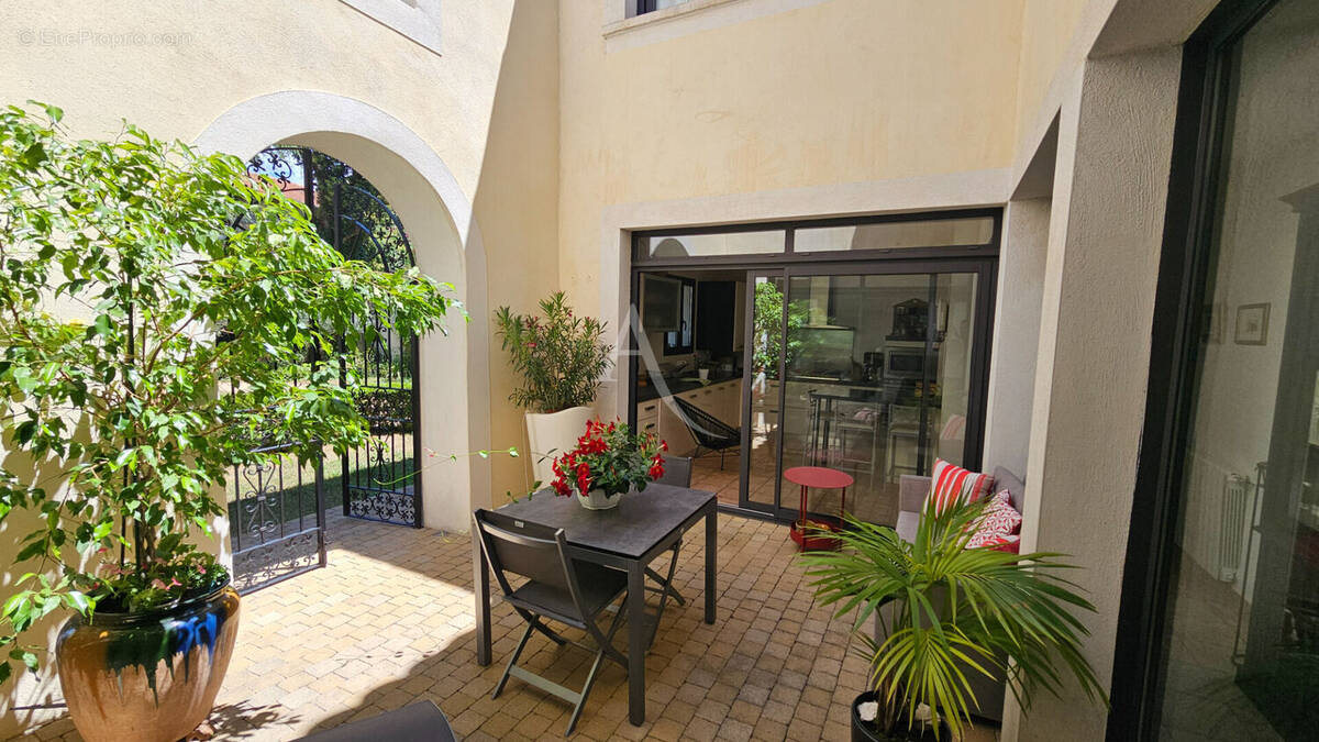 Photo Maison à Nimes au prix de 495 000€