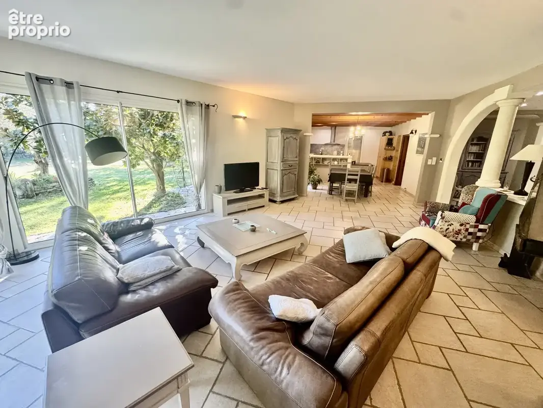 Maison contemporaine 200 m2 sur 2687 M2 de terrain clos - photo 5