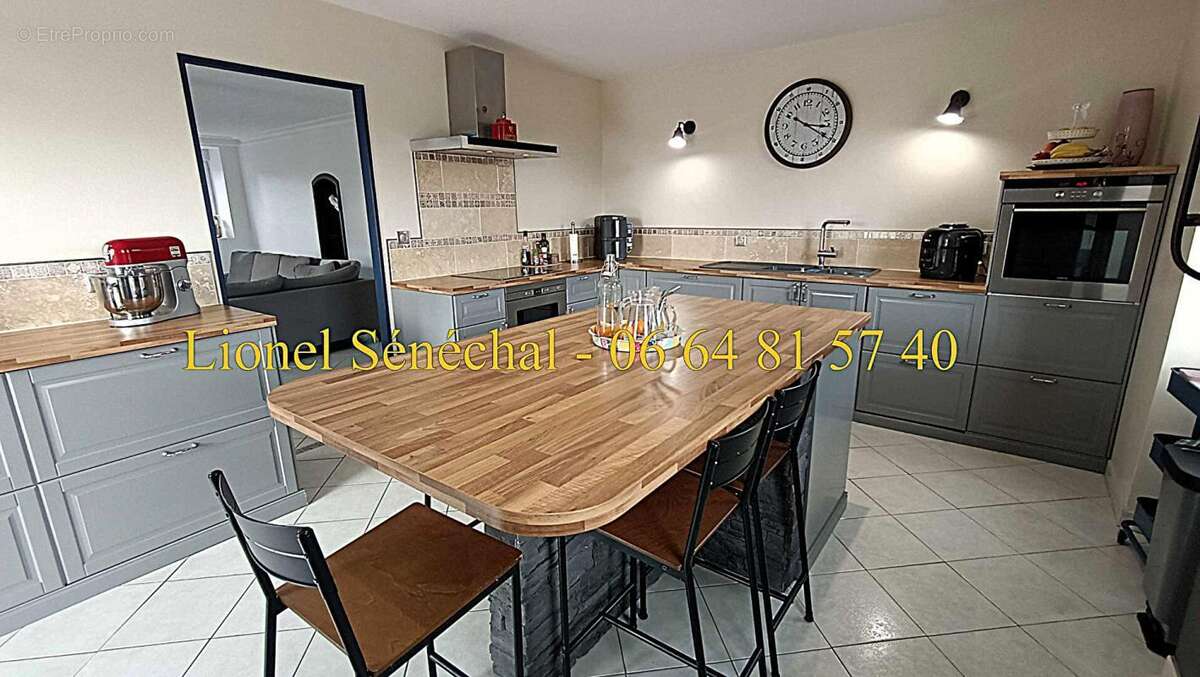 Maison à SAVIGNE-L'EVEQUE