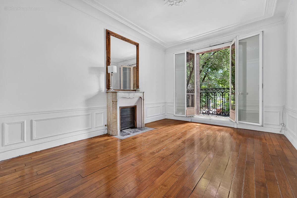 Appartement à PARIS-20E