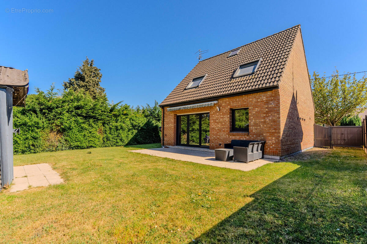 Maison à PROVIN