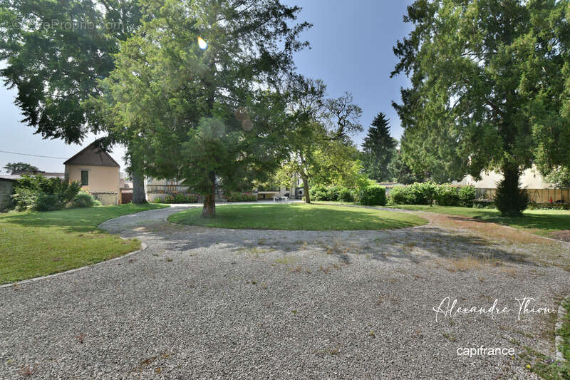 Maison à CHAZEY-SUR-AIN