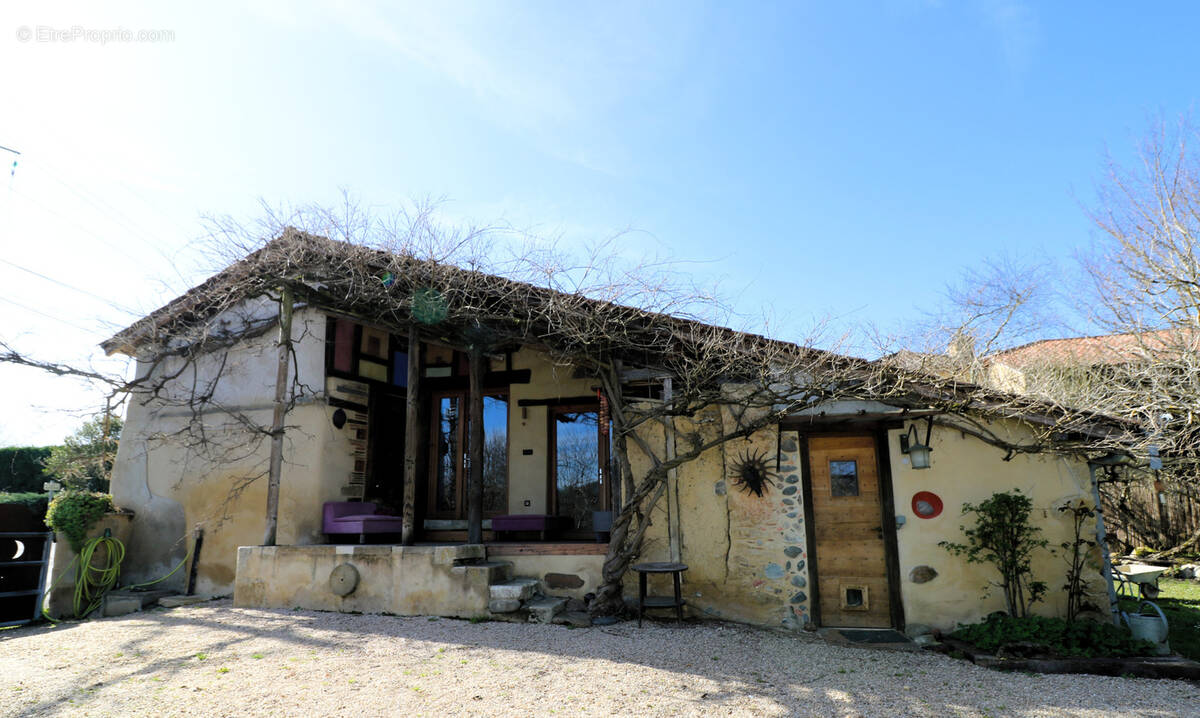 Maison à SAINT-JEAN-LE-COMTAL