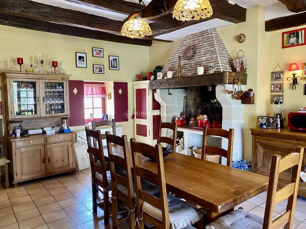 Maison à BEAUMONT-LA-RONCE