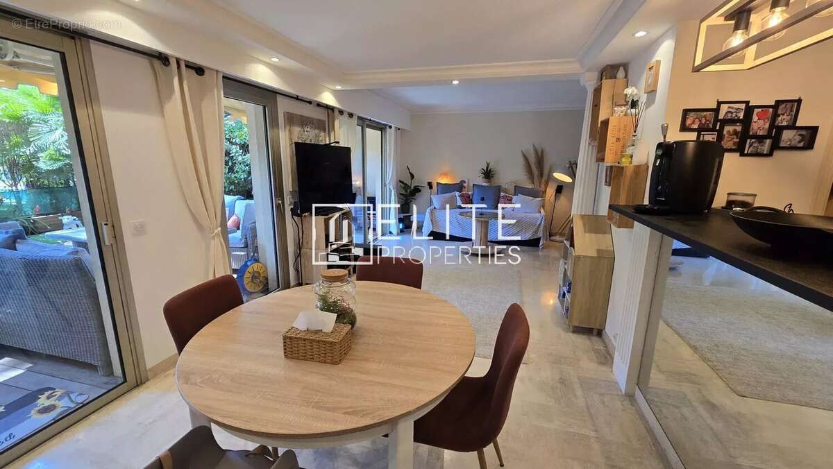 Appartement à LE CANNET
