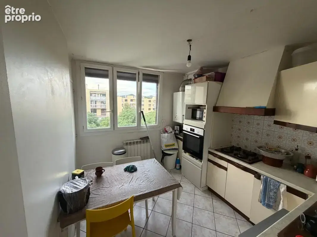 A vendre appartement t3 balcon cave parking La Seyne sur mer limite Six Fours - photo 4