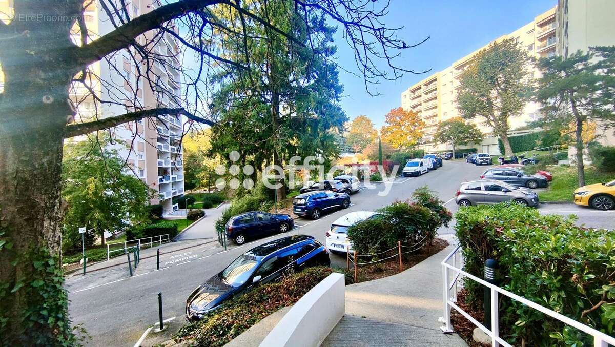 Appartement à TASSIN-LA-DEMI-LUNE