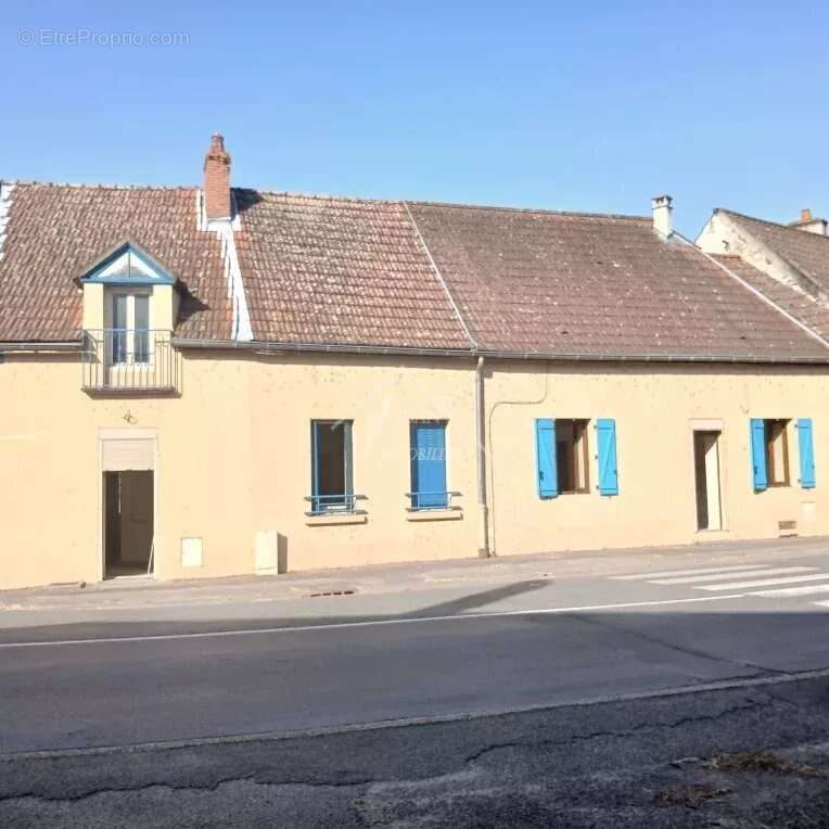 Maison à VARENNES-SUR-ALLIER