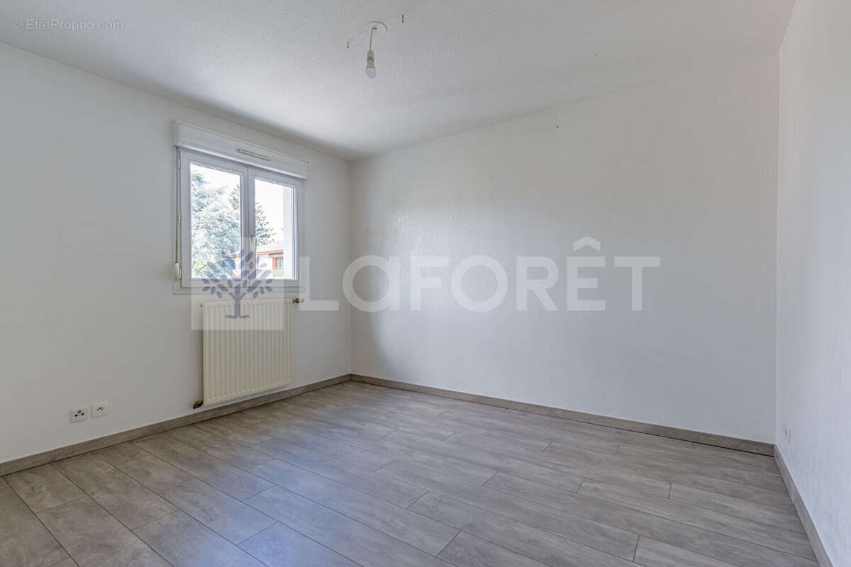 Agence immobiliere laforet - "glycine" - annecy - appartement t2 de 44,57m² - balcon - cave - garage en option - photo 9