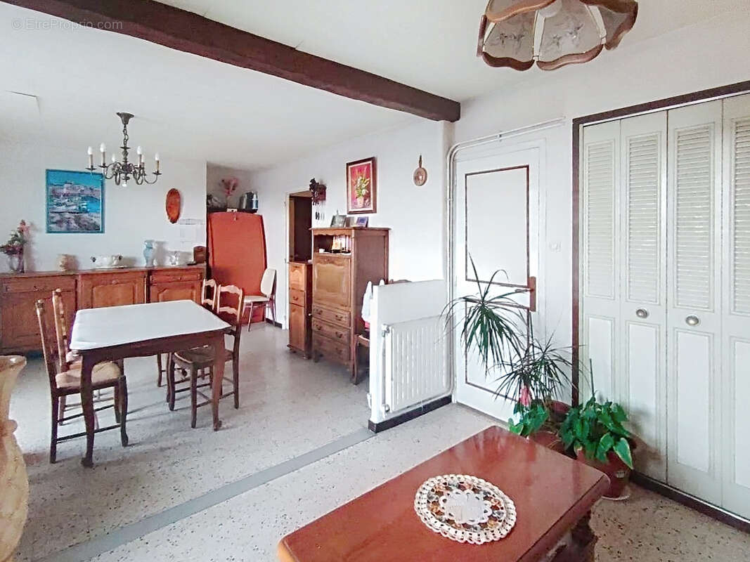 Appartement à MARSEILLE-3E