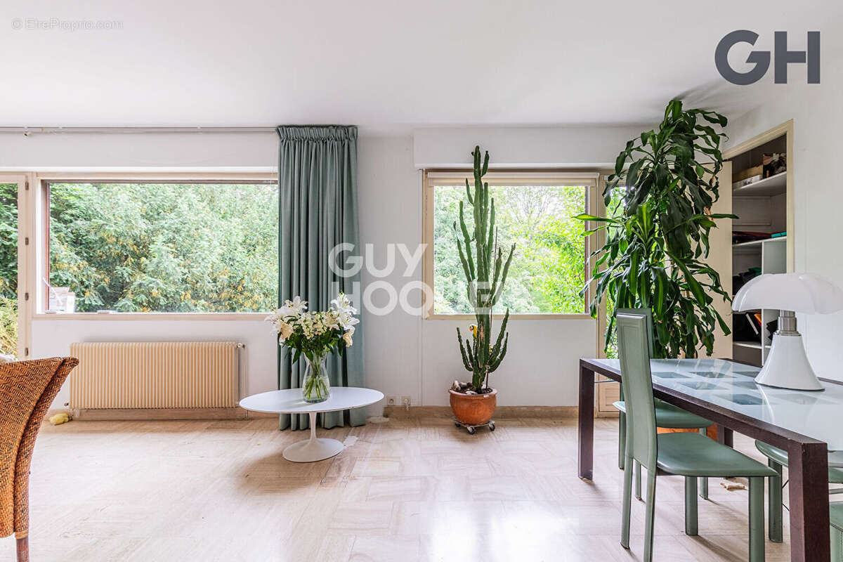 Appartement à ETIOLLES