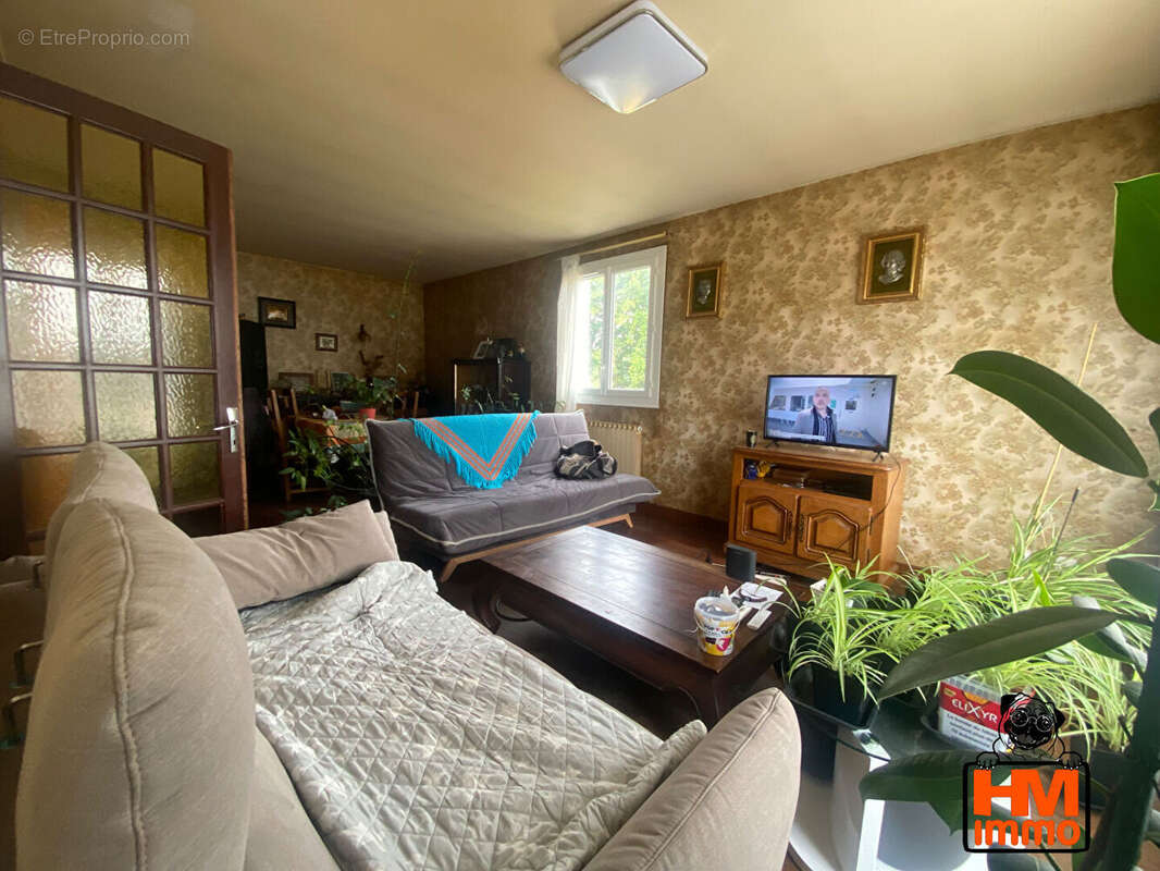 Maison à BESSINES-SUR-GARTEMPE