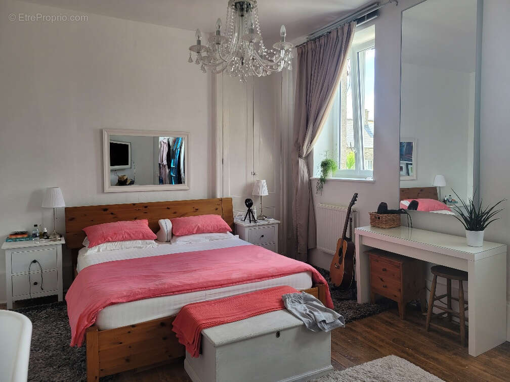 Jolie maison en Pierre F4 en coeur de village ! - photo 6