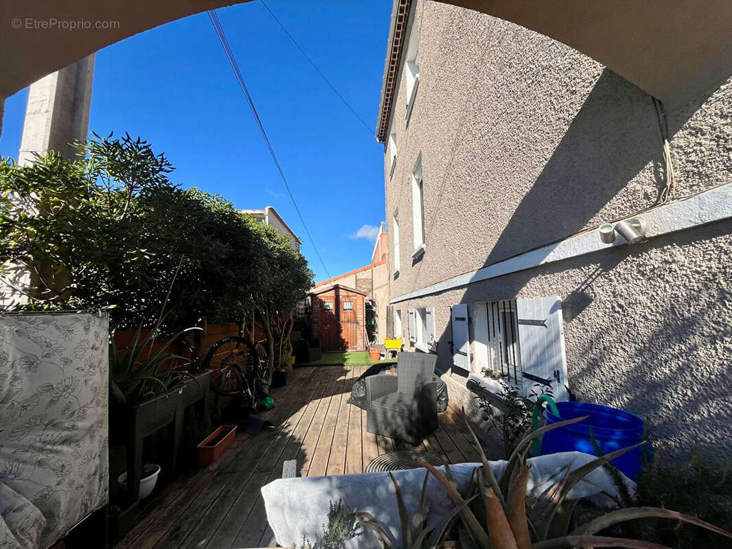 Appartement à LE MUY