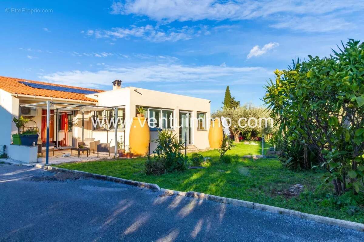 Maison à PEYMEINADE