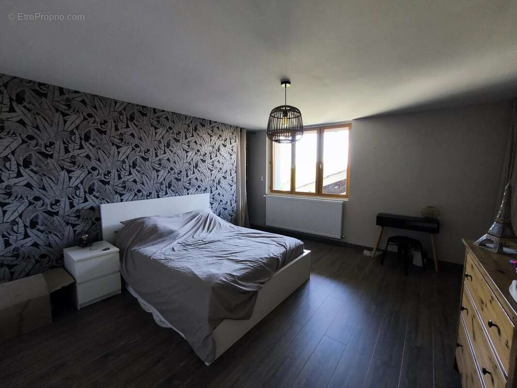 Maison à GARNERANS