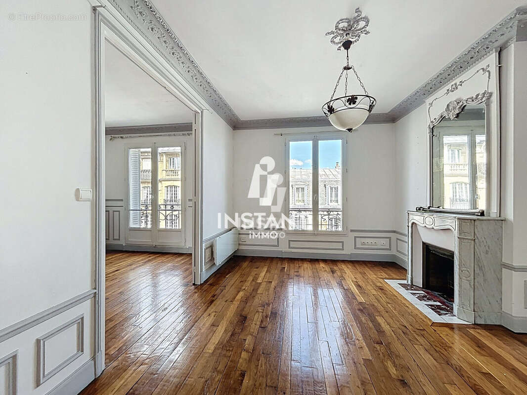 Appartement à SAINT-MAUR-DES-FOSSES