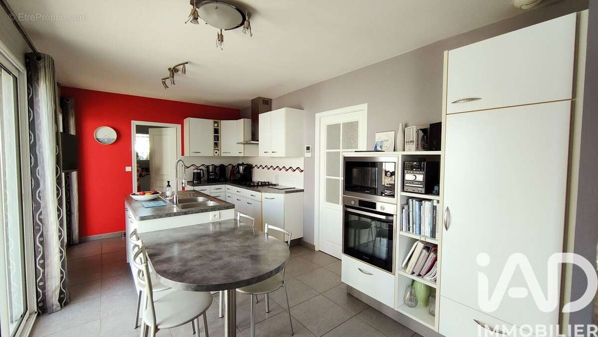 Maison 141 m² à Talmont-Saint-Hilaire  - photo 6