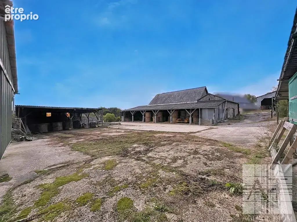 Propriété en pierre à rénover avec dépendances - photo 8