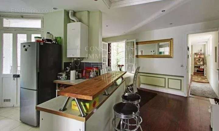 Appartement à PARIS-7E