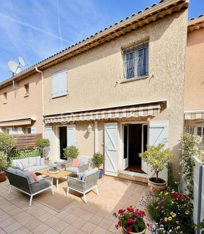 Maison à LA GAUDE