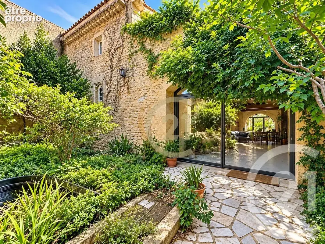 Maison 8 pièces 309 m² à vendre à Uzes (30700) - photo 1