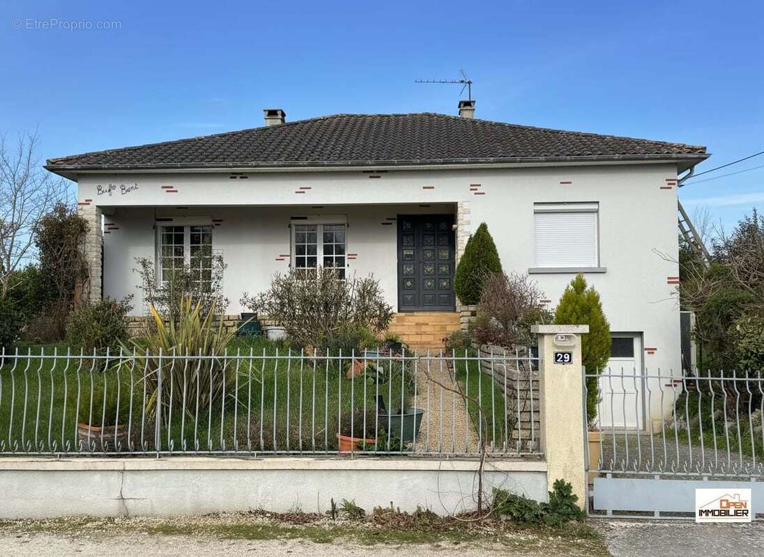 Maison à PUJOLS