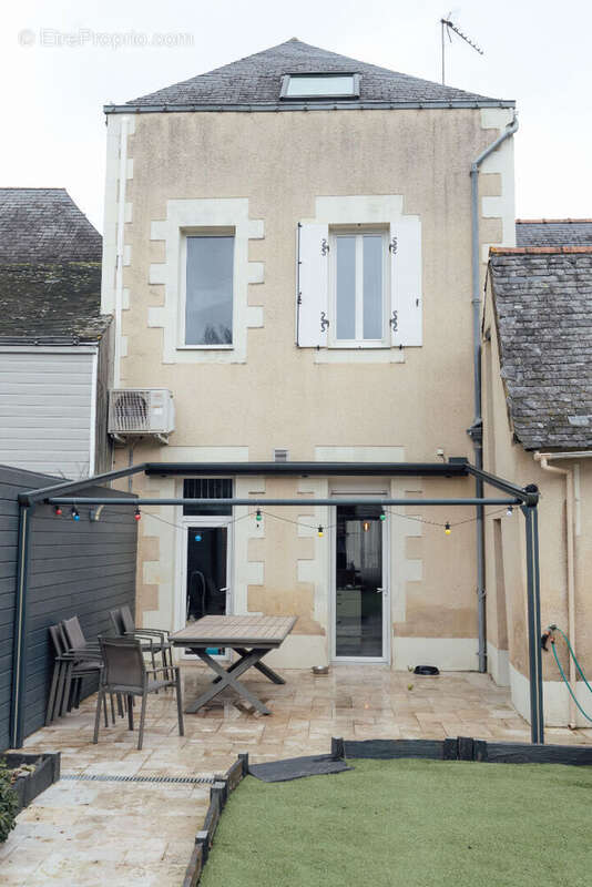 Maison à FENEU
