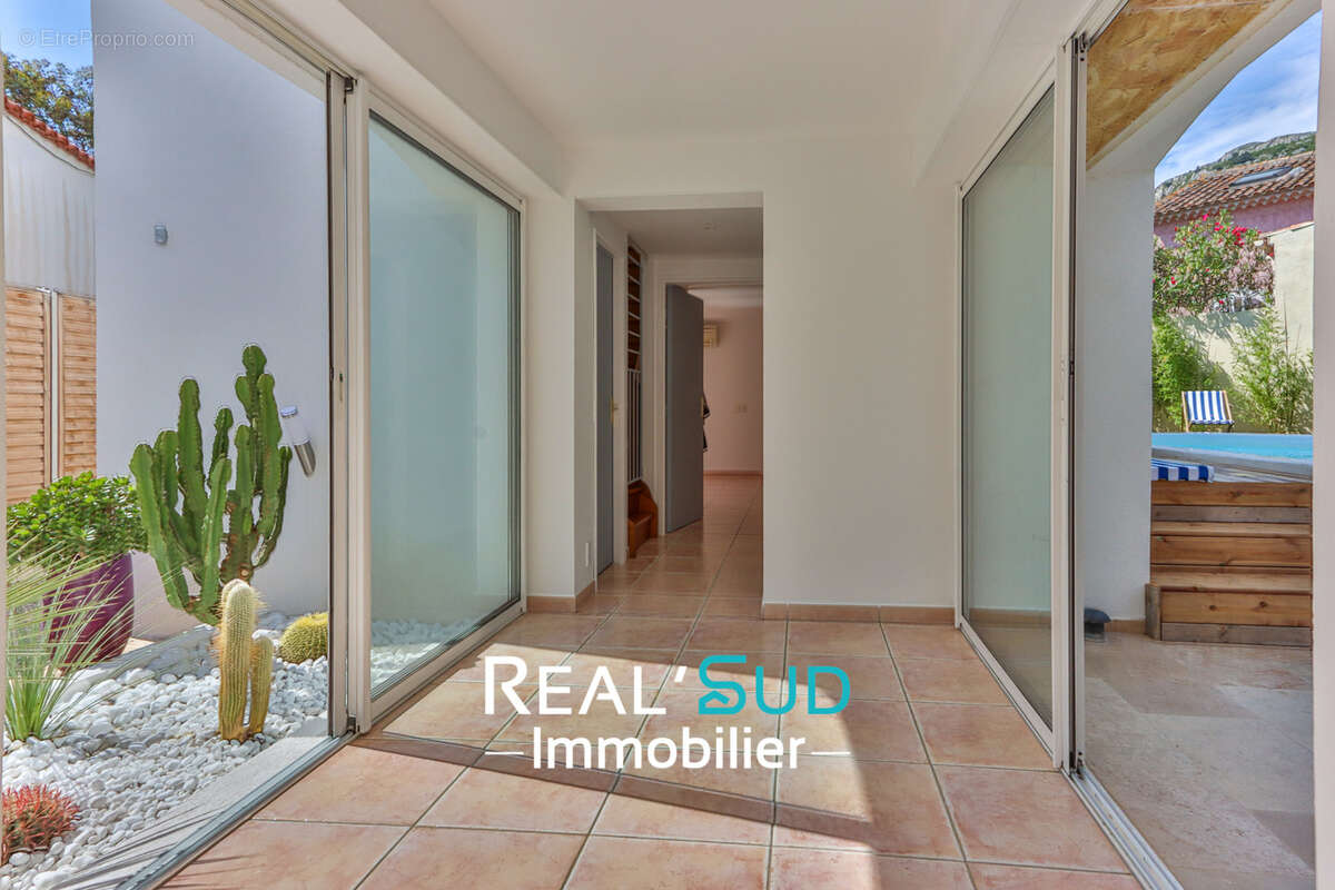 Maison à MARSEILLE-9E