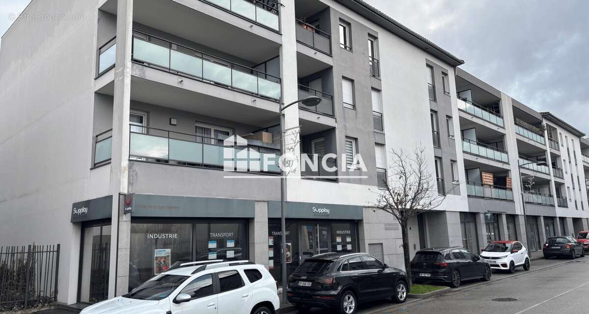 Appartement à MEYZIEU