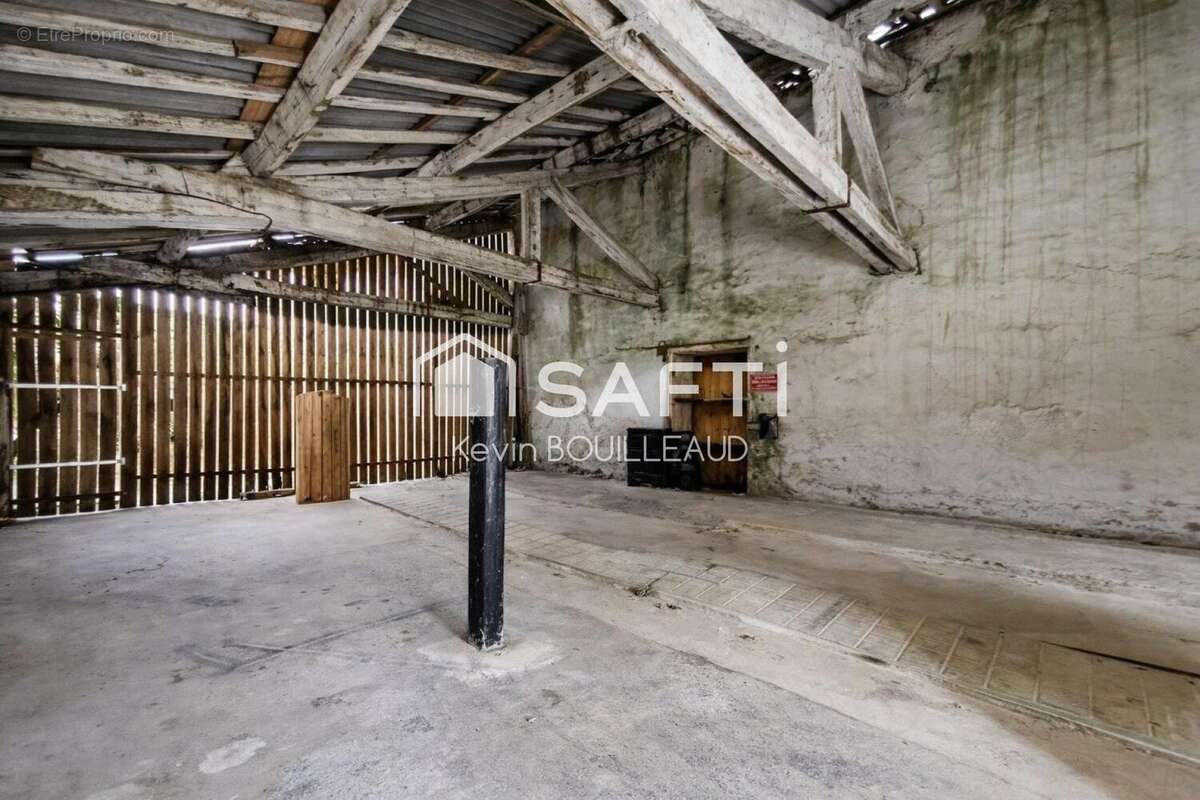 Maison 175 m² à Pamplie  - photo 9
