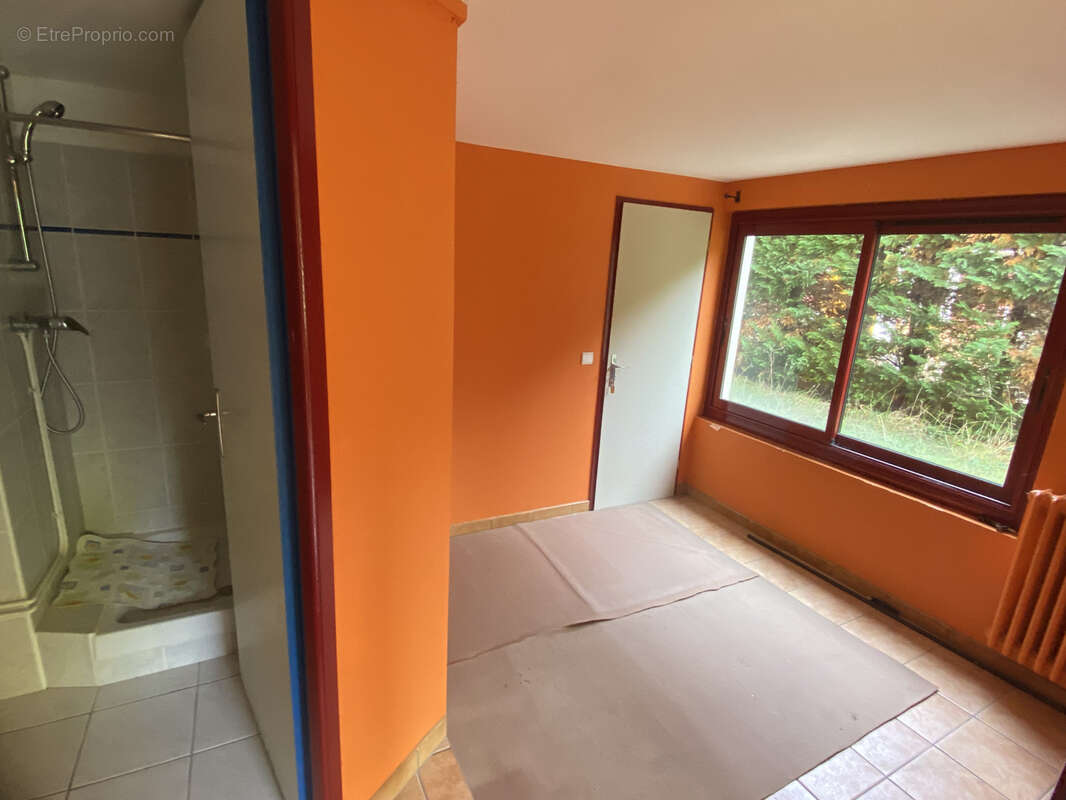 Maison à SAINT-YZAN-DE-SOUDIAC