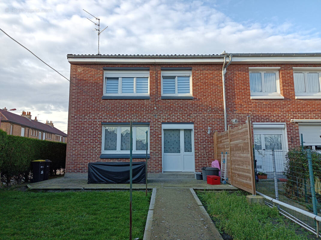 Maison à HAZEBROUCK