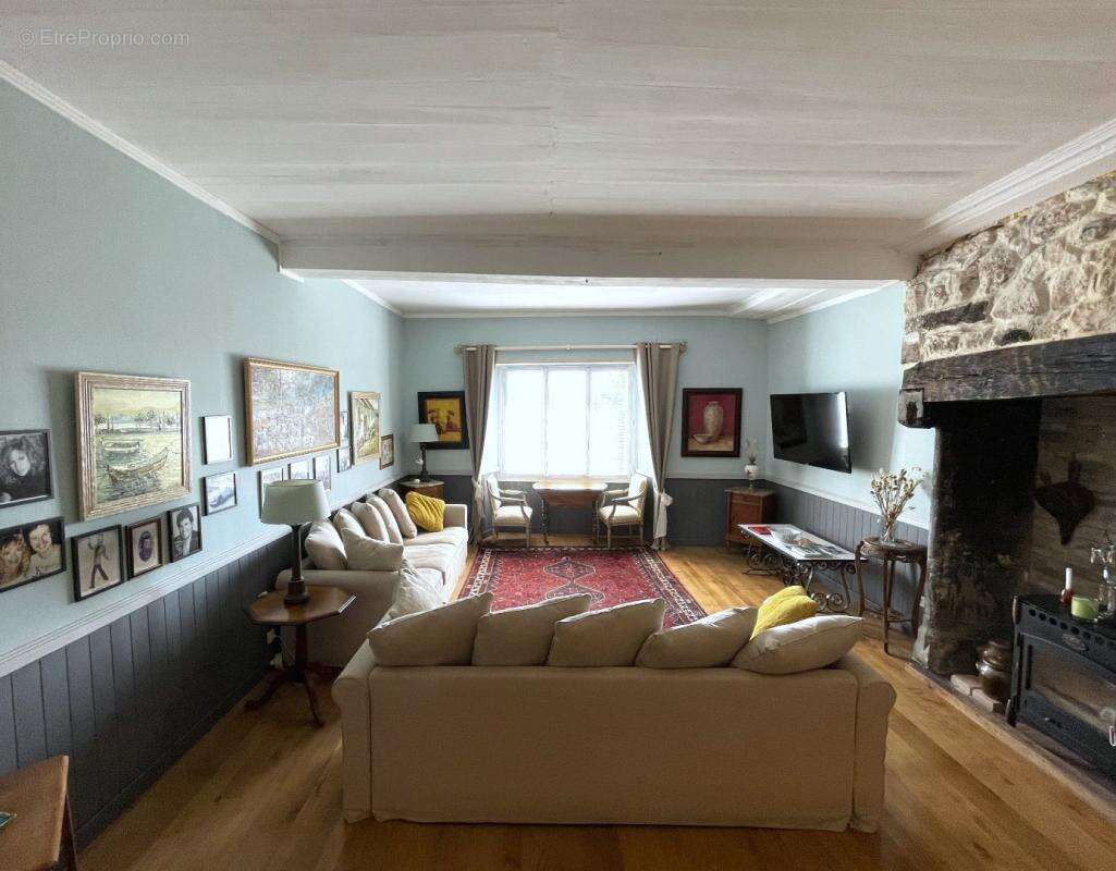 Maison à MUR-DE-BARREZ